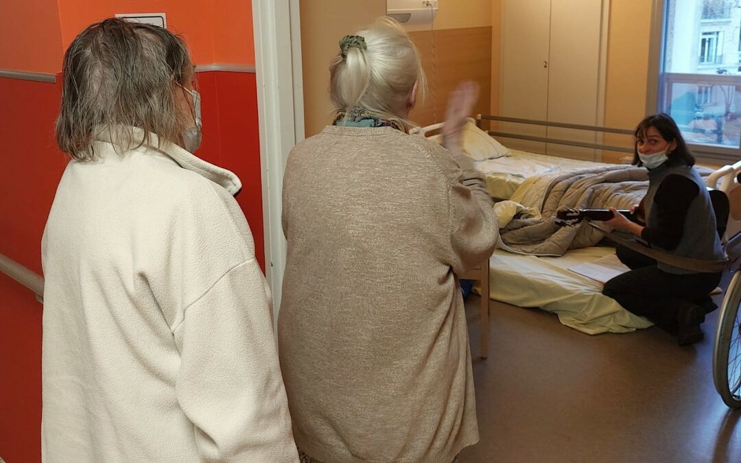 La solidarité des artistes à l’hôpital Sainte-Périne